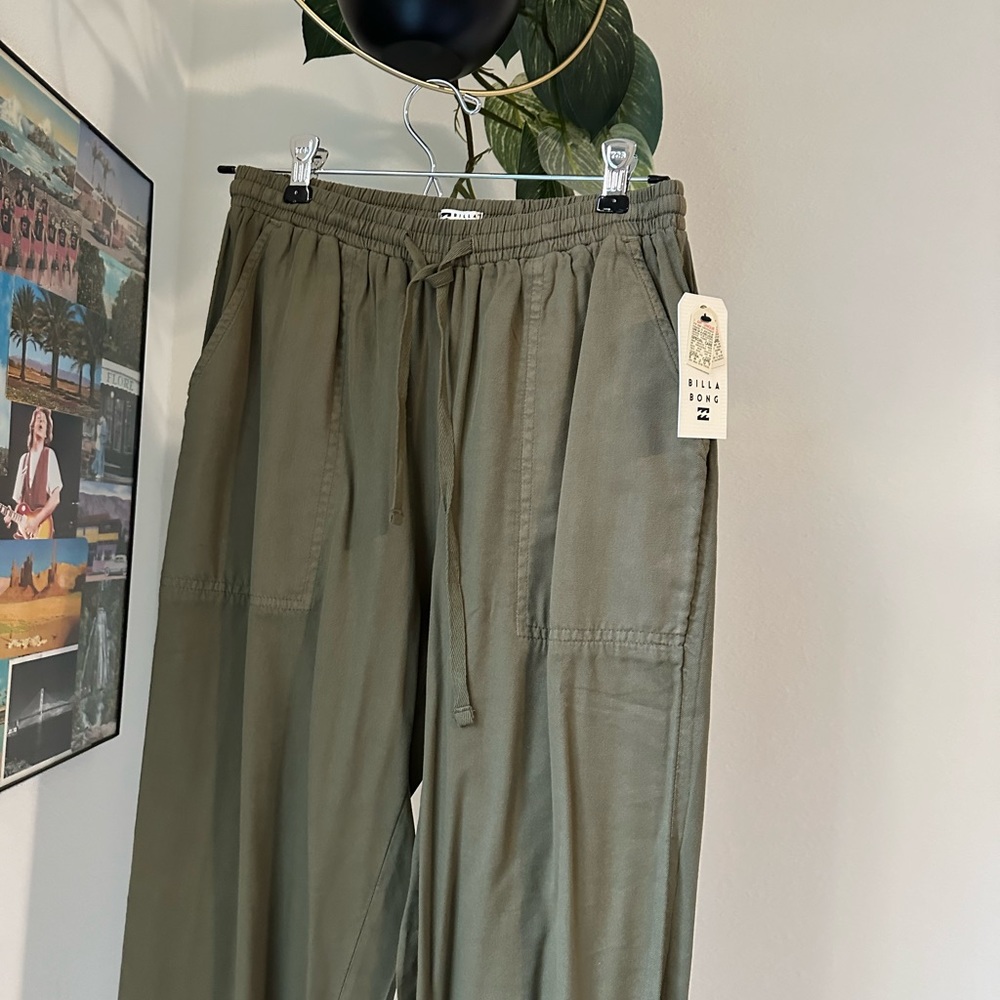 Billabong - Beachy Dream Pants in Sage NWT